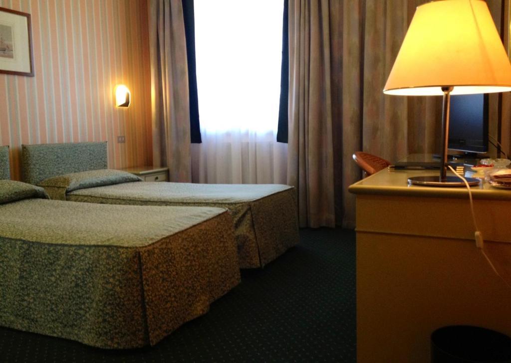 Hotel Daniel Basiano Habitación foto